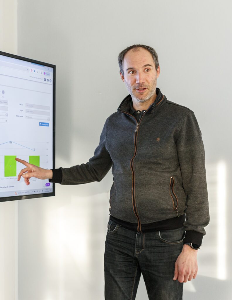 Jérôme Miny présentant le logiciel Agilium